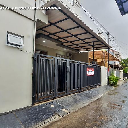 Zen Rooms Near Stasiun Sudirman Jakarta Buitenkant foto