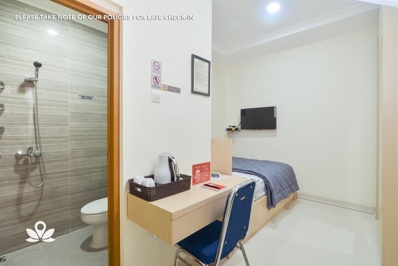 Zen Rooms Near Stasiun Sudirman Jakarta Buitenkant foto