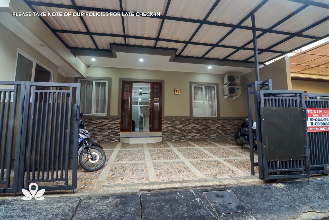 Zen Rooms Near Stasiun Sudirman Jakarta Buitenkant foto