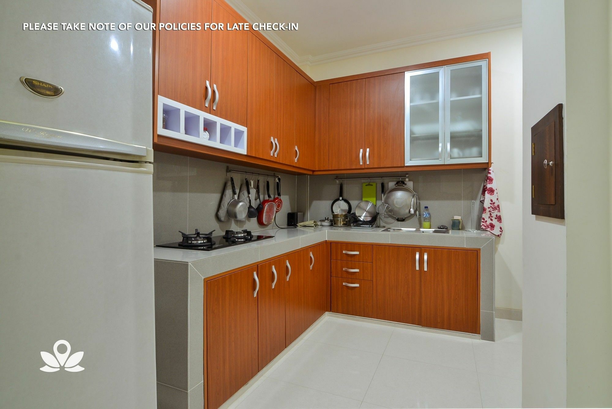 Zen Rooms Near Stasiun Sudirman Jakarta Buitenkant foto